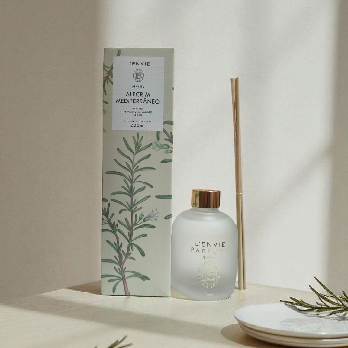 1000011289.jpg Difusor de Perfumes Alecrim Mediterrâneo 200ml – L’ENVIE - Imagem 2