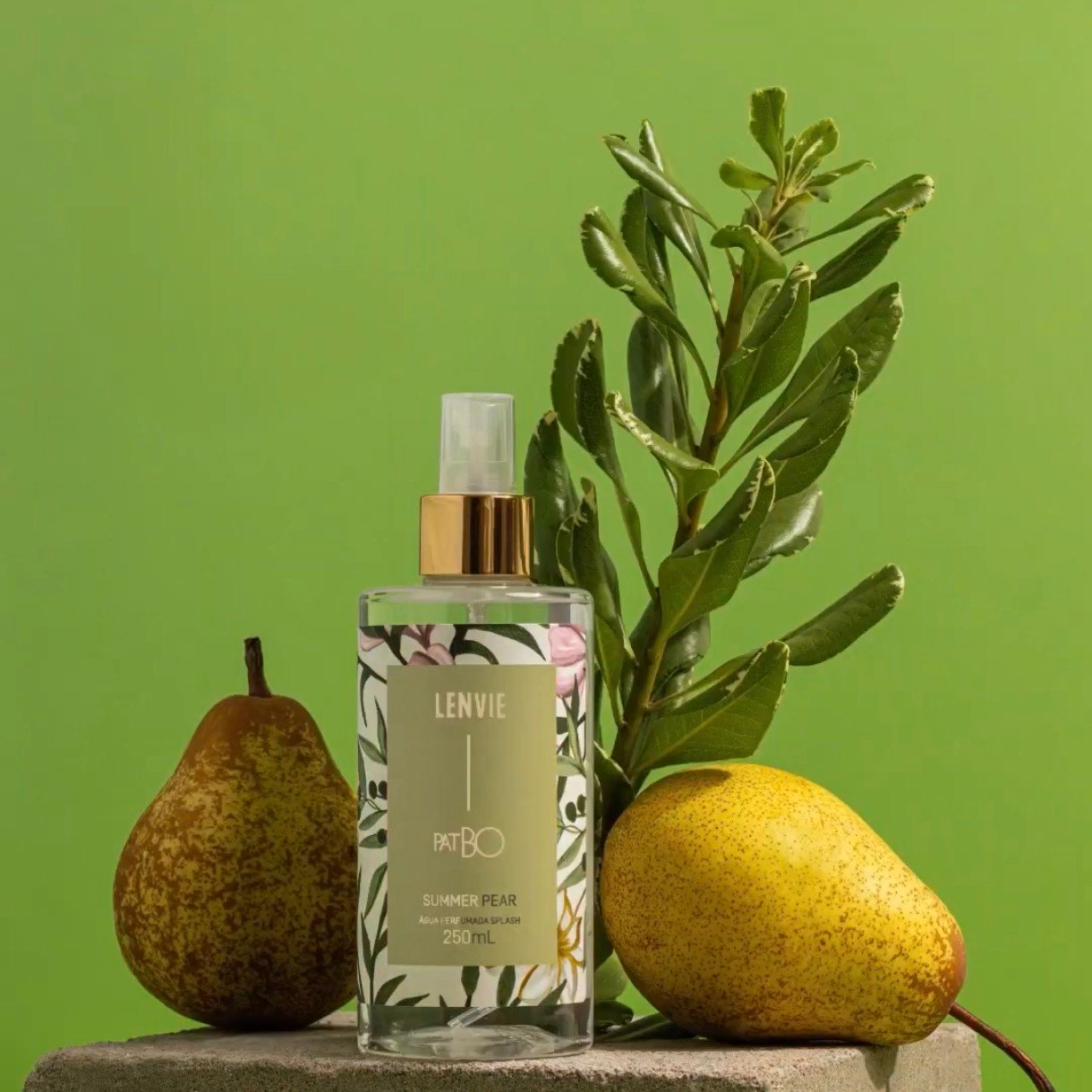 1000079498.jpg Água Perfumada Splash Summer Pear 250ml – LENVIE + PatBO - Imagem 1