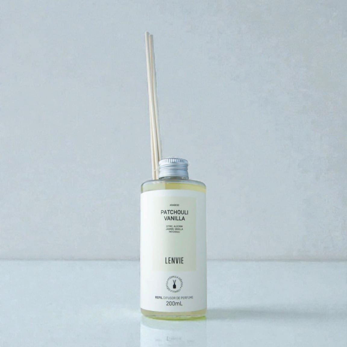 2025/12/1000011828.jpg Refil Difusor Patchouli & Vanilla – 200mL - Imagem 1